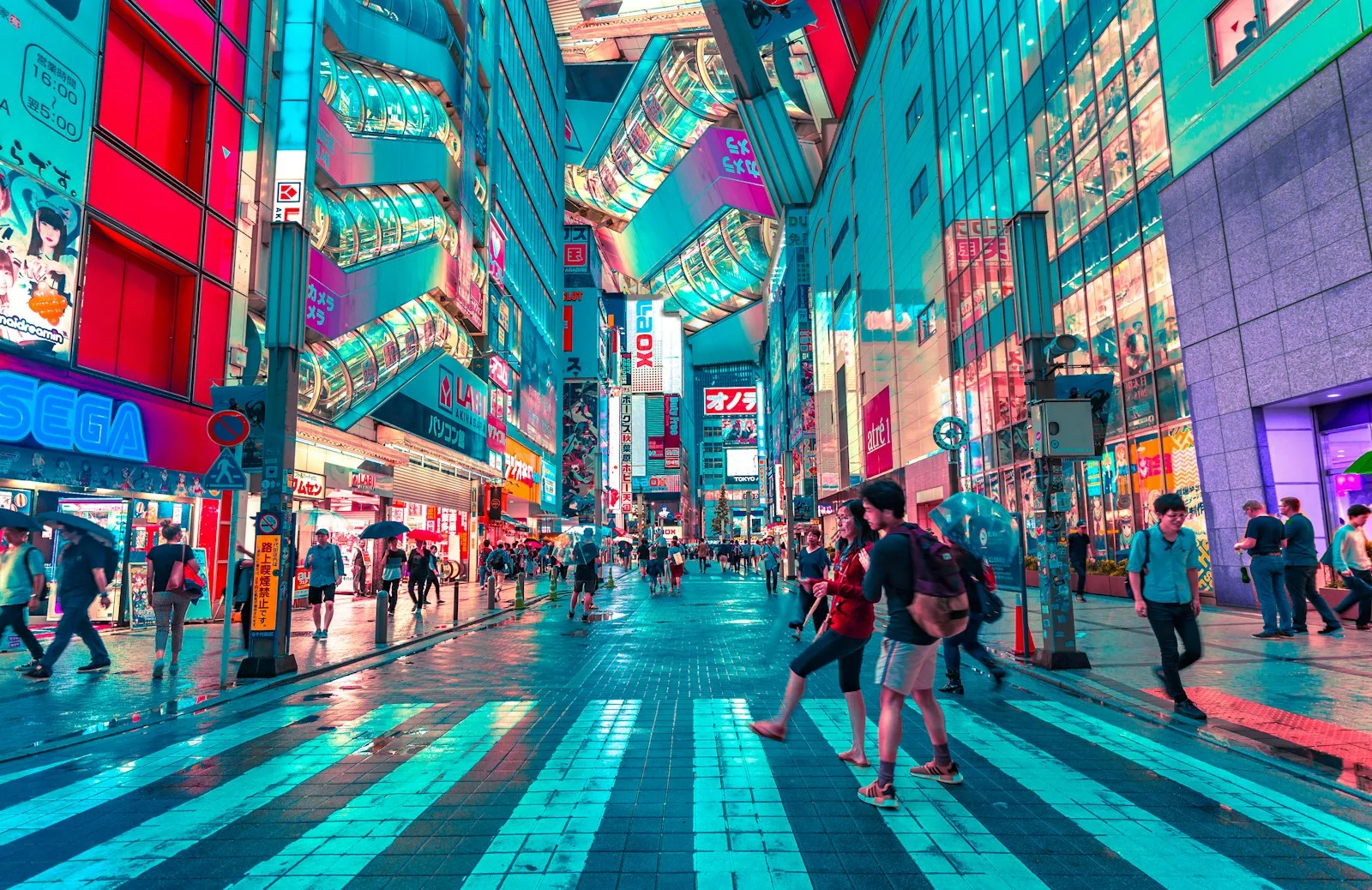 Vista urbana de Tóquio com luzes e arquitetura japonesa